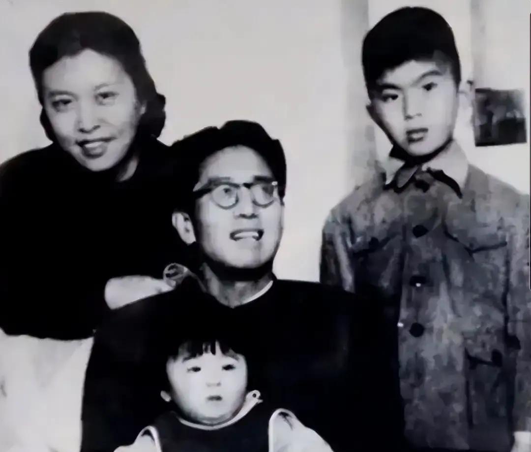 乔冠华家中两位保姆天差地别，子女多年后评价，高下立判乔冠华家的保姆梅阿姨，
