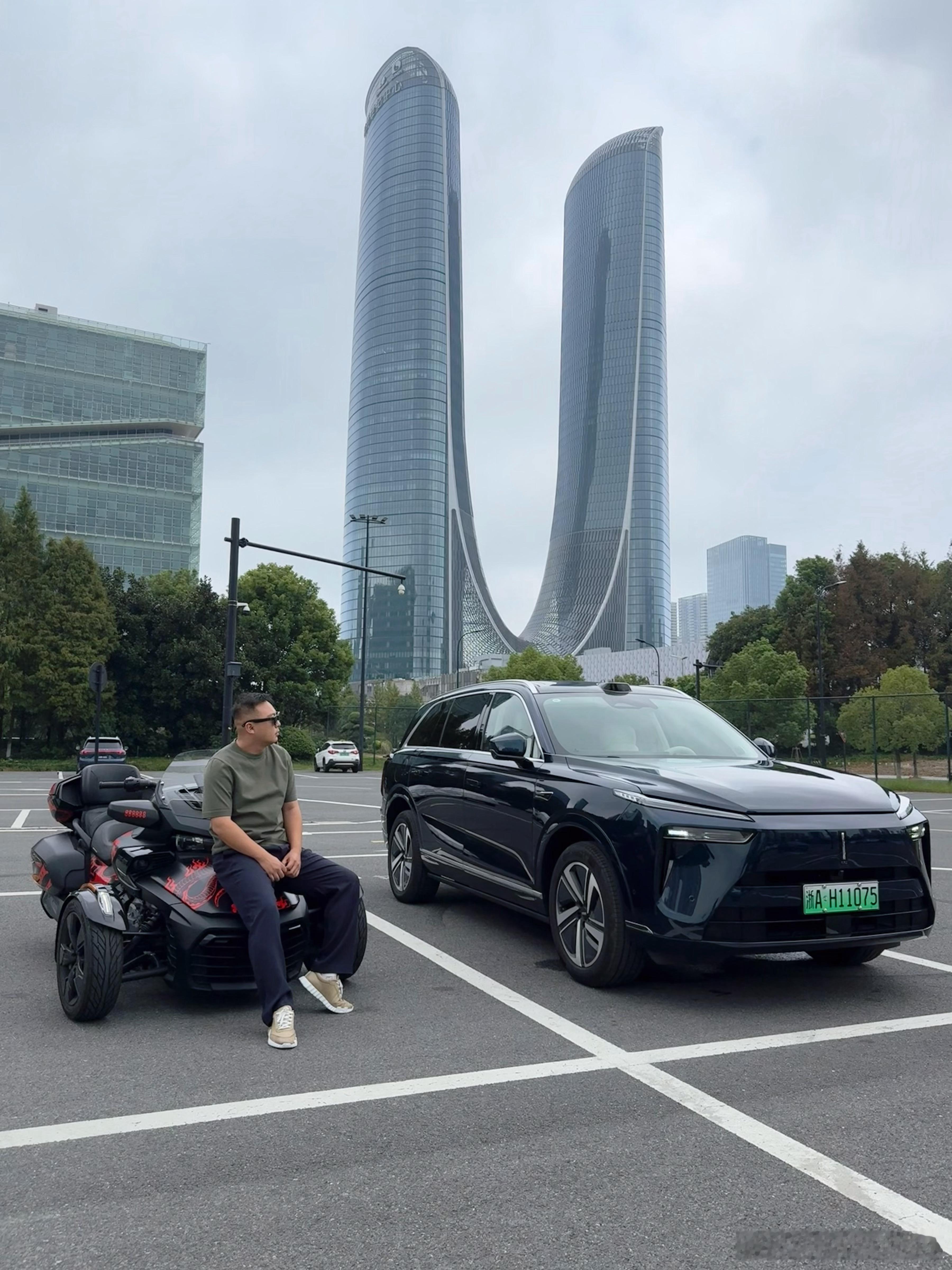 兄弟们，魏牌蓝山10000公里体验来啦！可以说它把均衡这个词的玩明白了，同级里真