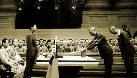 有个日本人问了一个挺尖锐的问题：如果日本入侵中国是不对的，那么汉人入侵满洲，蒙古