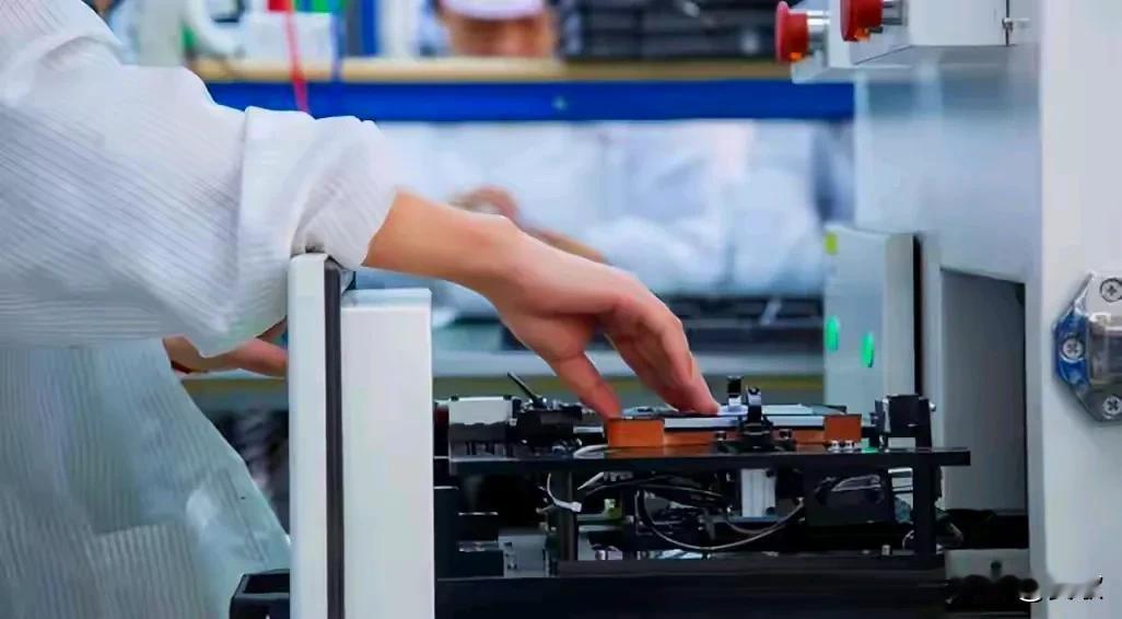 中国西部崛起.或成全球制造业大迁徙的“新宠”最近，一条新闻挺有意思：曾经很多