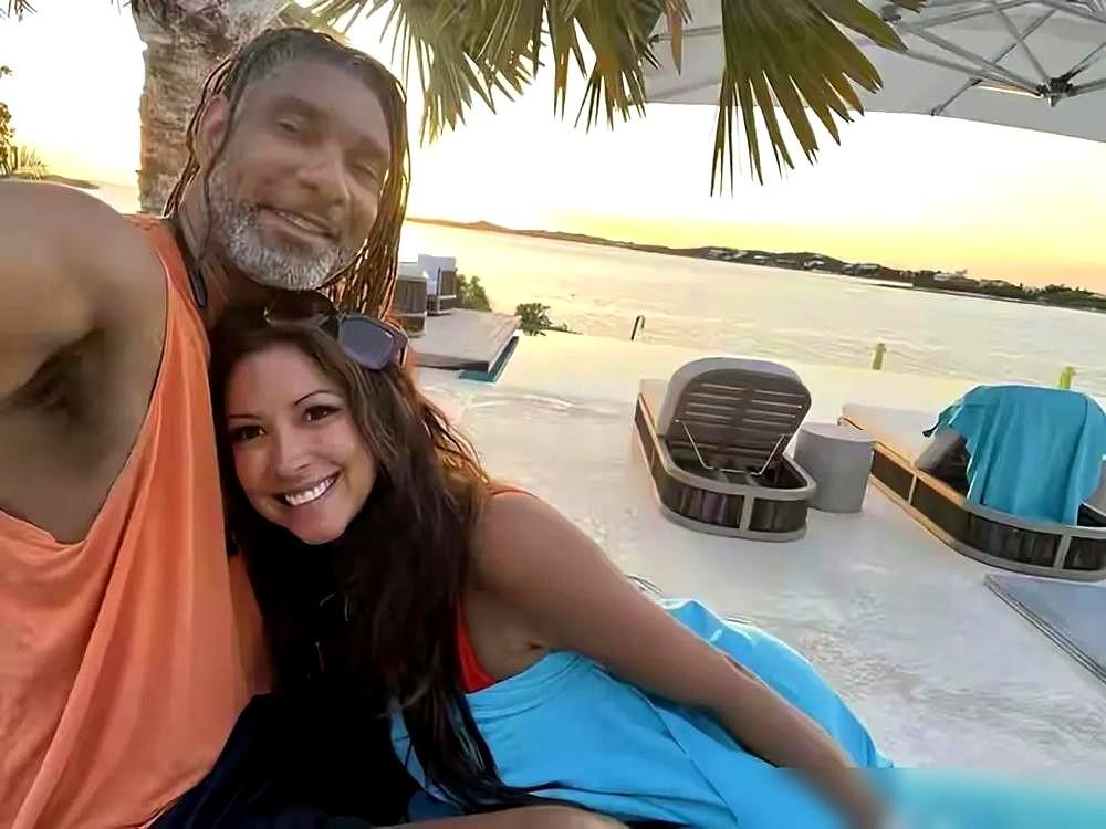 嘿，你以为邓肯和老詹是同一种生物？错了！我一直觉得，老邓是和篮球谈了场19年