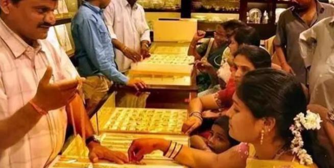 黄金主权博弈！印度运金遭美国强硬拦截，中国凭战略布局牢牢掌控黄金储备纽约联邦