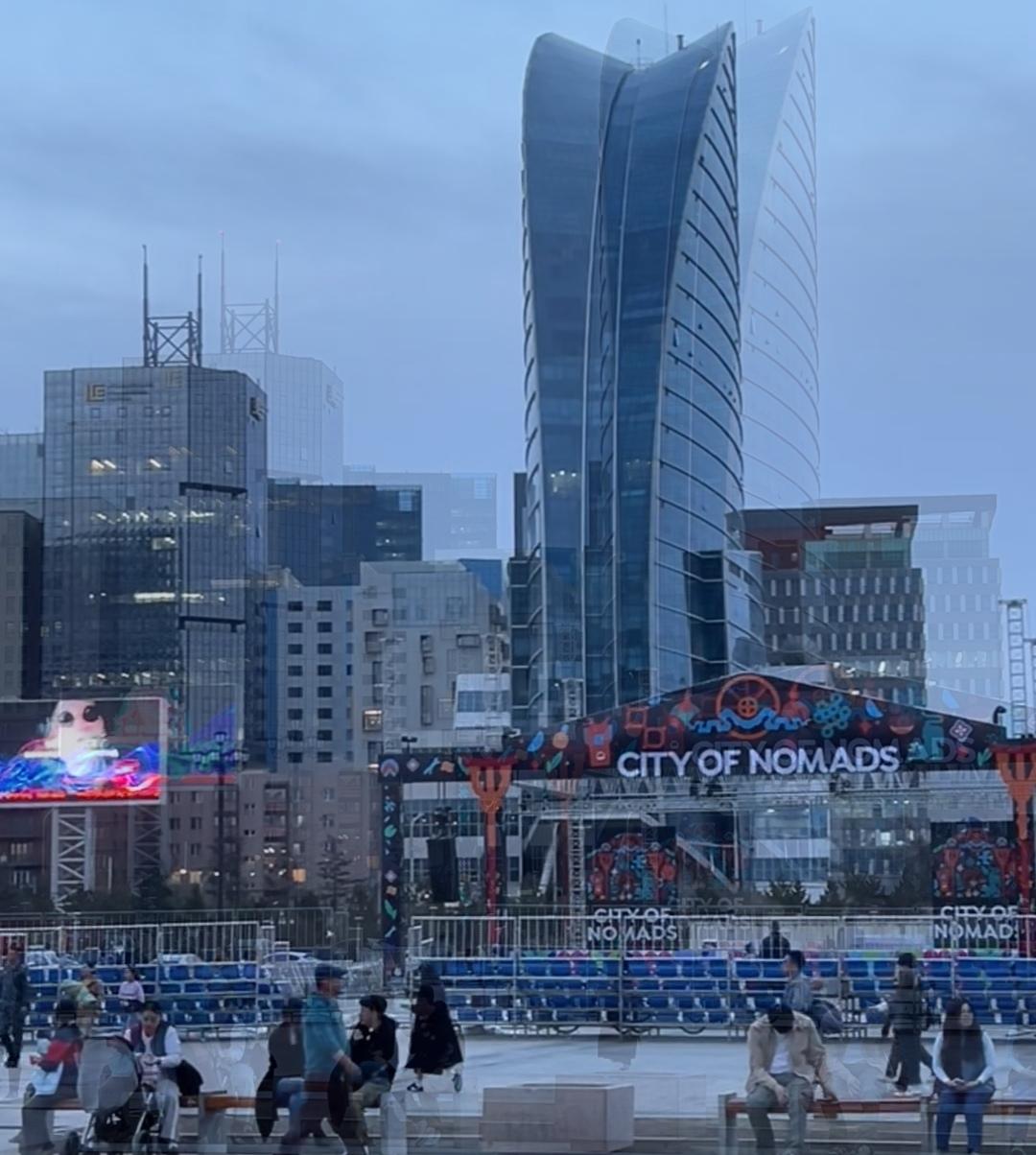 蒙古国发展到这个程度了？我不说，谁能想到这是蒙古国啊？蒙古国首都乌兰巴托市中