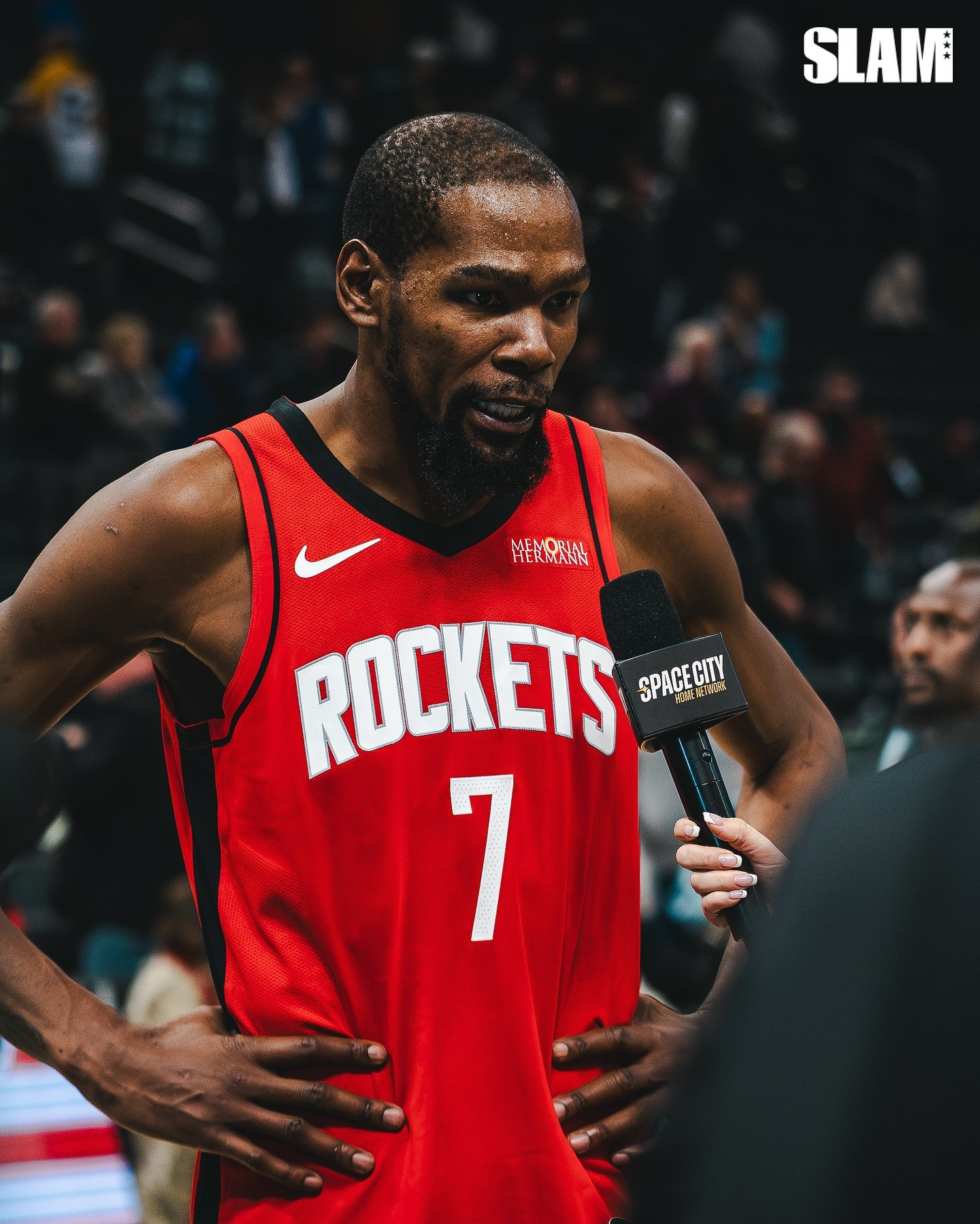 杜兰特谈球队在失误17次的情况下依然完成逆转取胜：“我们的很多失误都是因为我们在