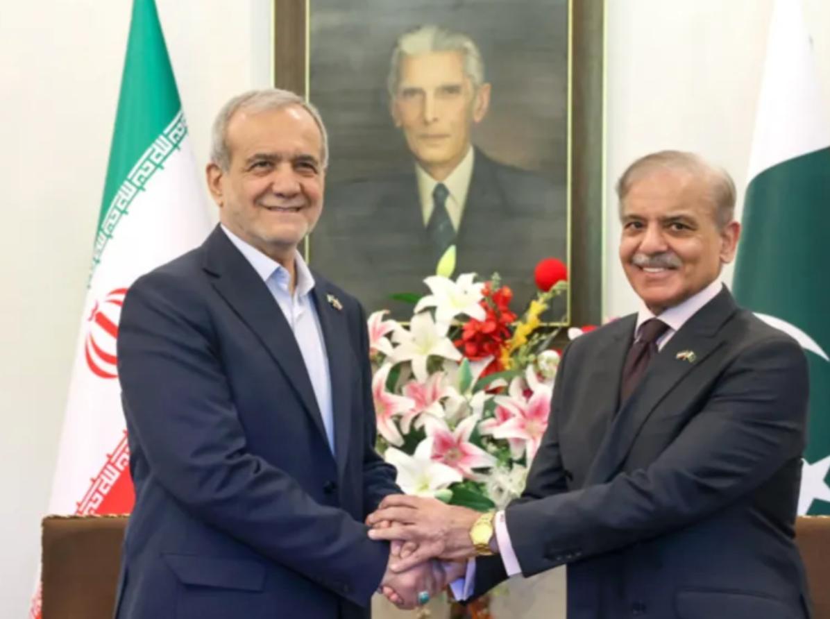 果然，伊朗谈判团在巴基斯坦，不是只与美国进行了谈判。更重要的是，伊朗跟巴基斯