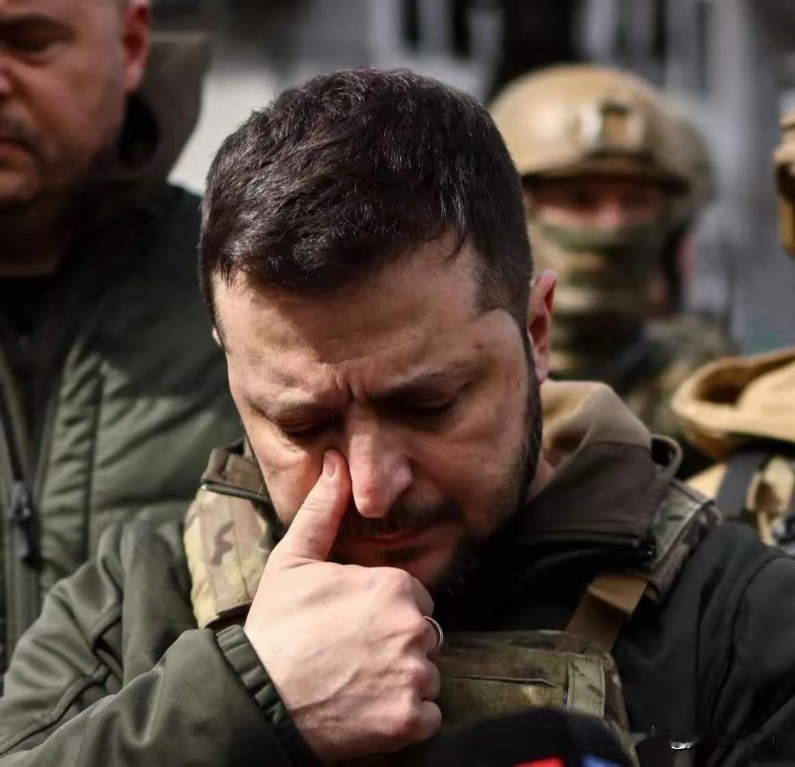 1. 泽连斯基称俄军八倍兵力决战乌军仅剩死亡走廊：波克罗夫斯克遭俄军八倍兵力钳