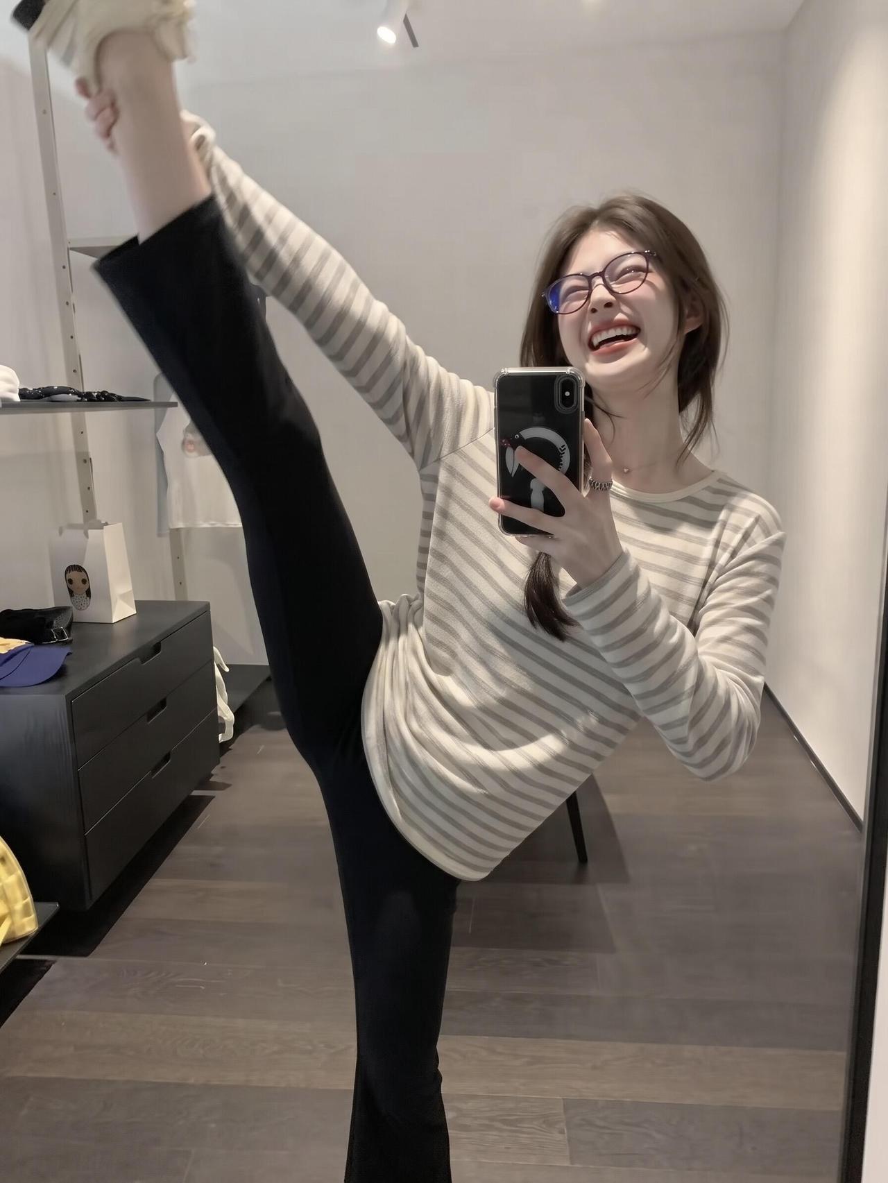 来拍照了🤳糟糕！没酷起来～