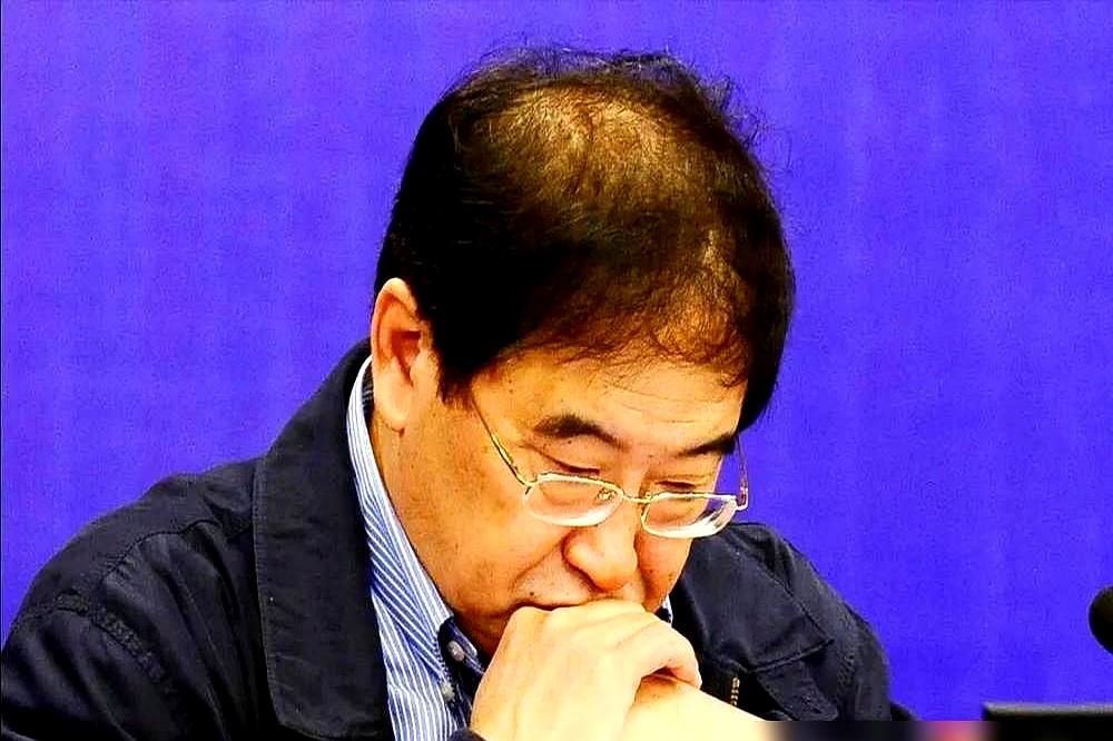 看骨龄那年，才知道中国足球不是没人想干事。韦迪硬上，抽检青训1300人，110