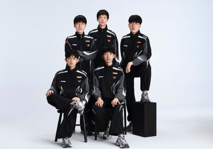 AG老板菲菲: 谢谢拼到最后一刻的AL全员, 我们明年再战