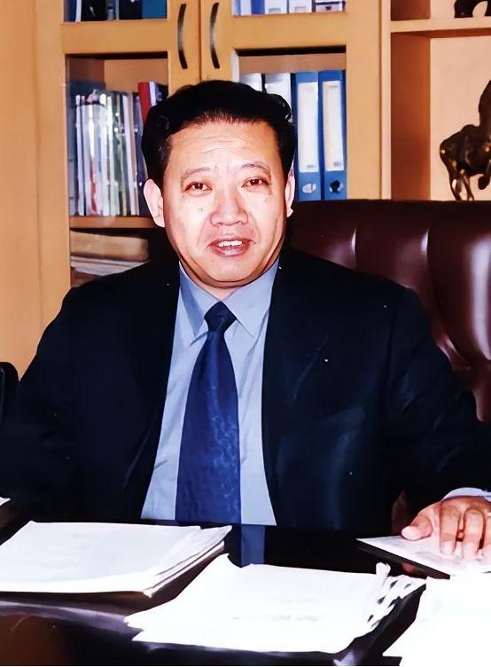 16亿财产放弃后，她却被前夫持刀砍伤：葵花药业创始人关彦斌的暴力惊魂