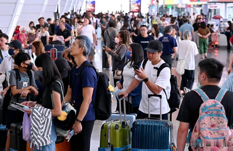 大陆游客赴台发文将航班信息中的“中国”删掉台媒昨（17日）报道，一名从大陆