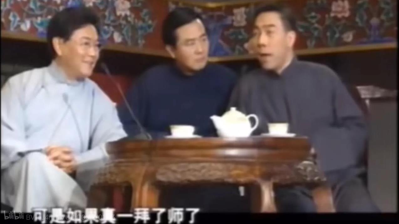 郭德纲说过，外行才会在意相声演员辈分，哪怕拜了大辈儿，遇到岁数大的同辈的人，如果