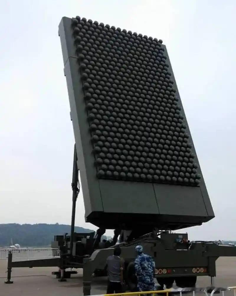 美军为什么要疯了一样死磕几部中国雷达？答案很简单：恐惧。JY-27只要一开机，F