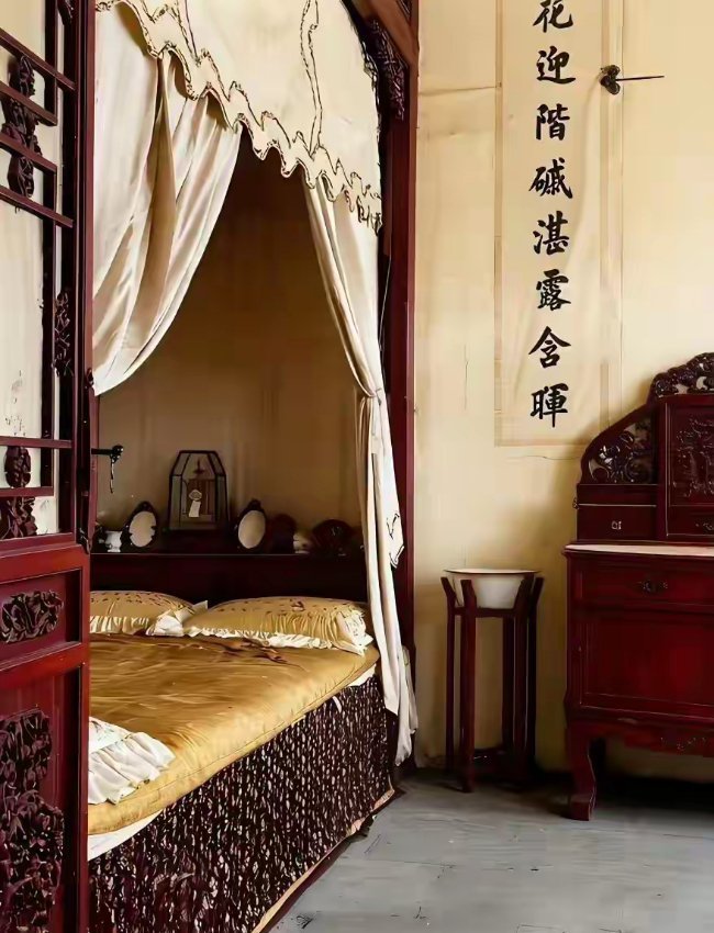 晚清，光绪帝日常起居的寝宫。（真实历史照片ai上色）