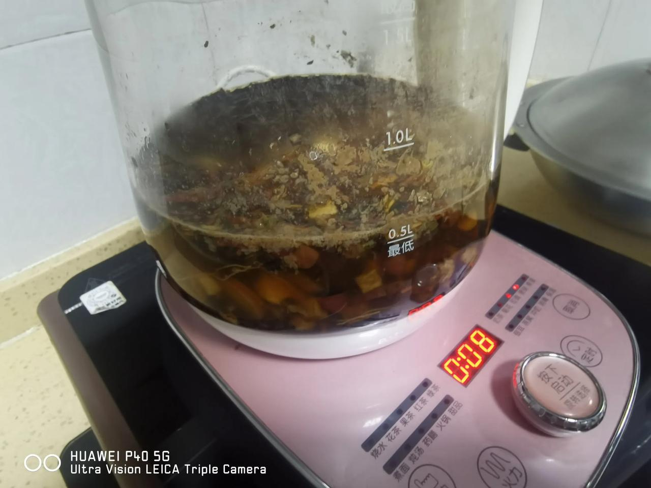 我一直深深担心我家这只老鼠的健康问题，72年的，血压高。我同学是大夫，好几次提