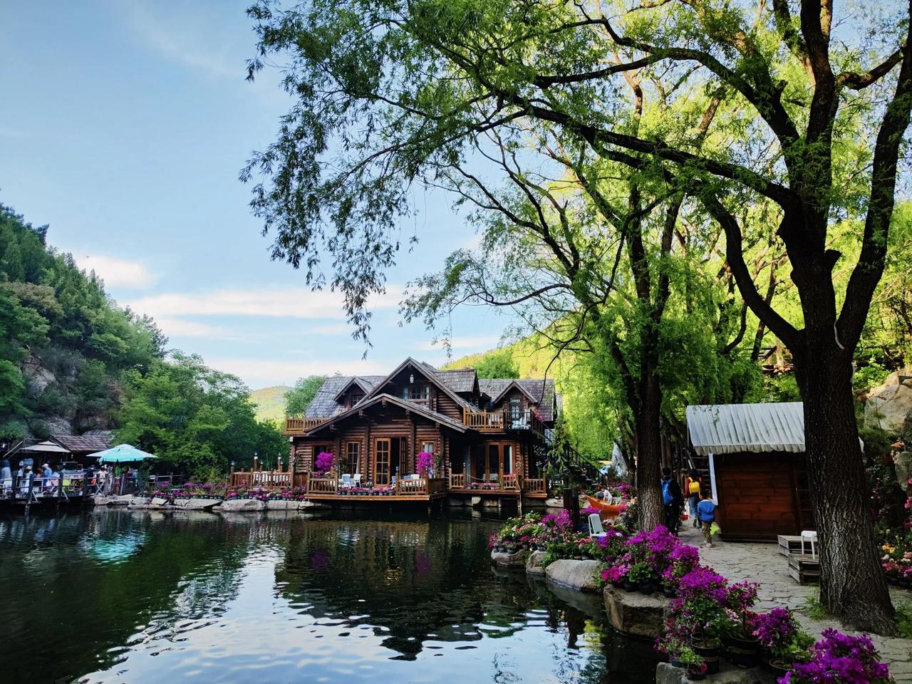 五一假期去哪里，来济南南部山区的九如山就对了。虽然没有到秋天瀑布群最巅峰的时候，