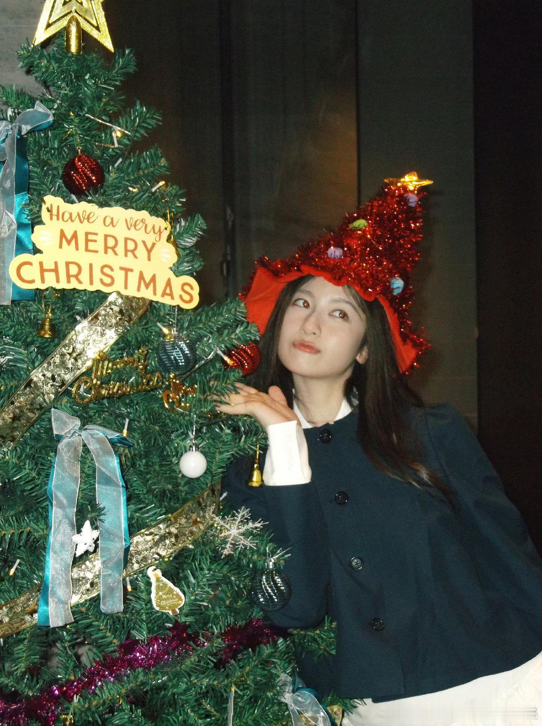 女明星们的圣诞节营业李兰迪、王楚然、陈都灵、田曦薇、张婧仪、杨超越、卢昱晓、李一