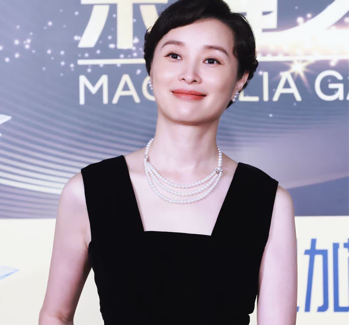 有个事儿我憋了挺久，我发现吴越有一个严重的问题，那就是她一直没有结婚生孩
