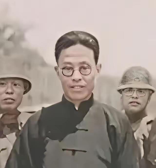 1941年，八路军独立营长叛变，侦察科长知道后就去劝阻，进村后，他感觉不对劲，就