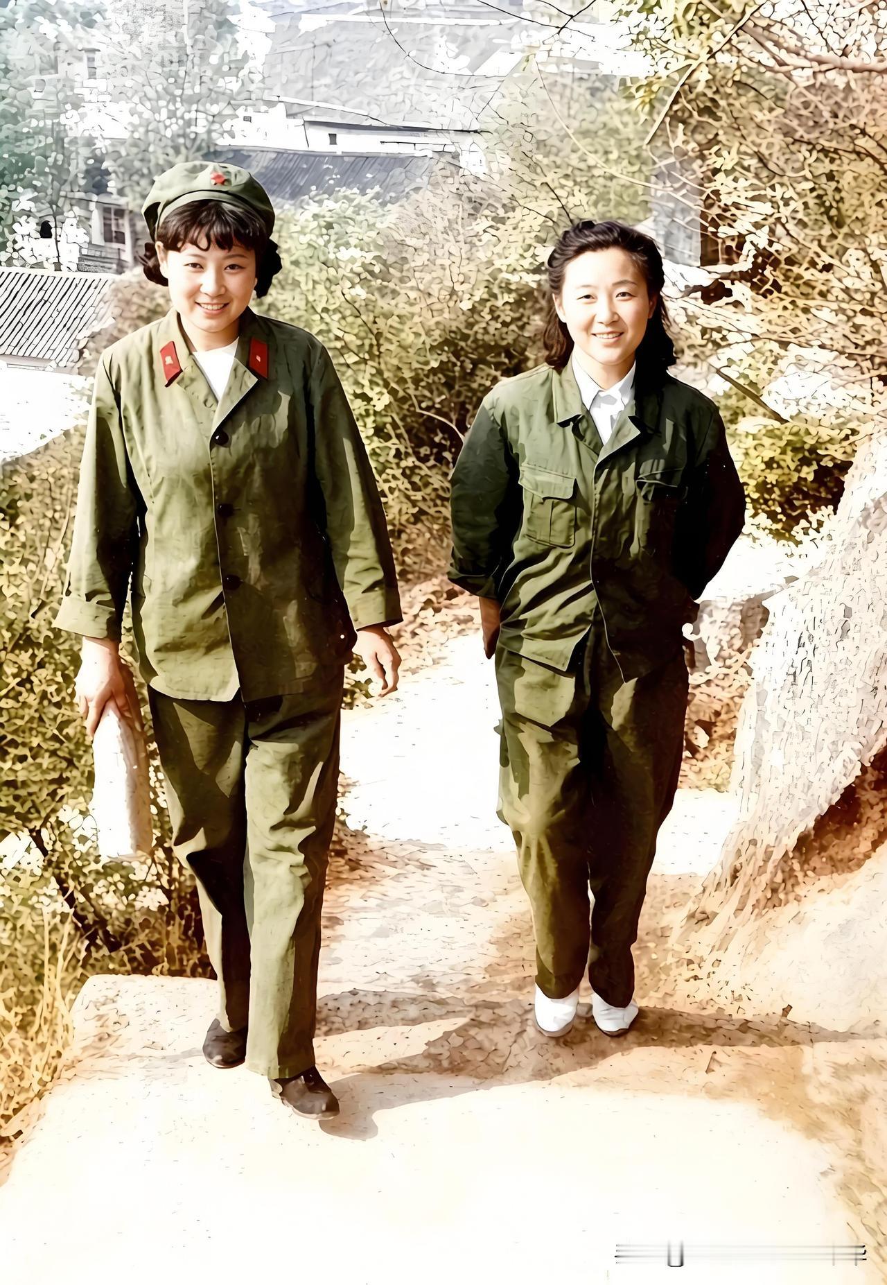 体内取出8块弹片，她是老山最勇敢的女兵这是一张定格在老山八里河东山后山坡的