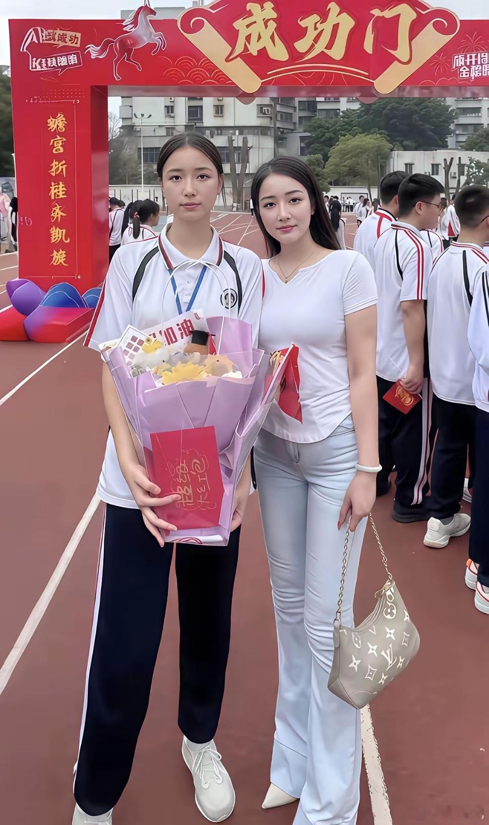 不得不说，妈妈真年轻，女儿真漂亮！