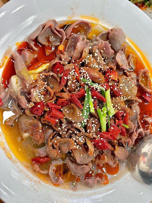 暑假来成都旅游，20年的老店值得寻味！成都老厨子川菜餐厅美食推荐：1、江湖