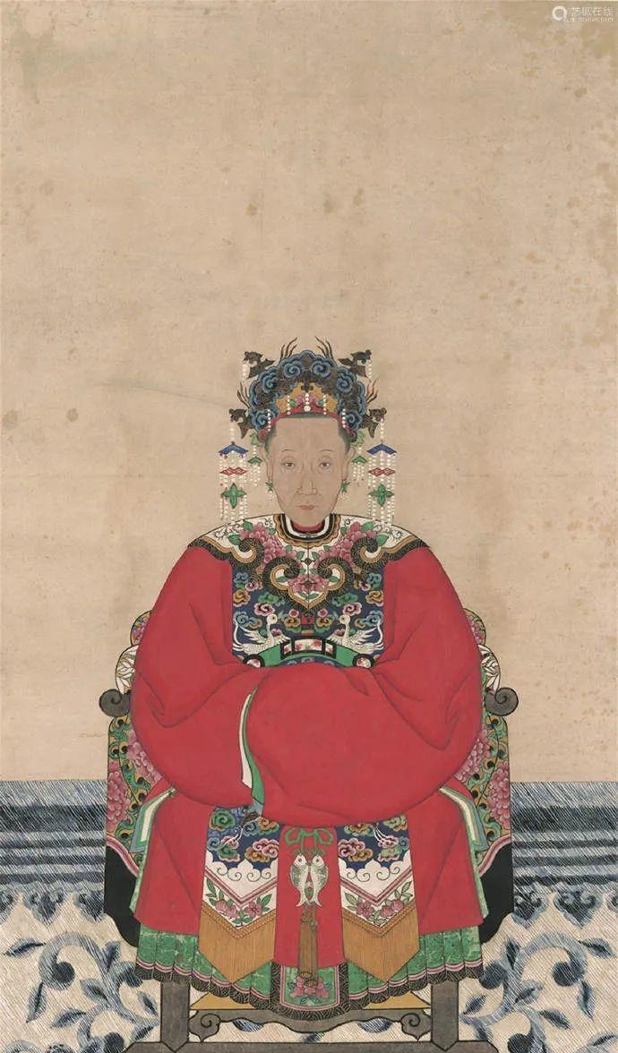 1732年，云贵总督尹继善的母亲被册封为一品诰命夫人，谁知，他的父亲尹泰一听，脸