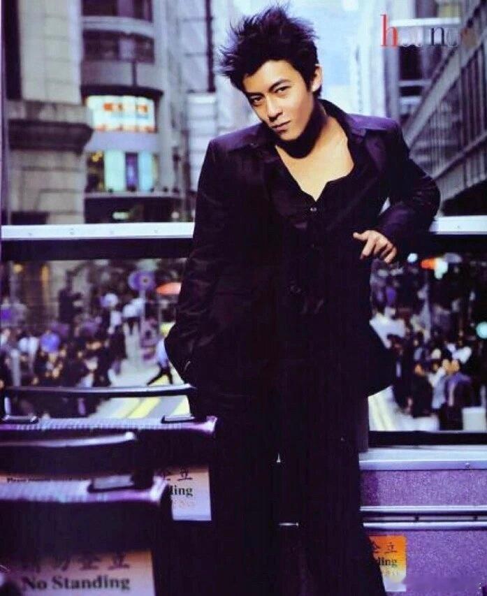 终于蹲到陈冠希本人！在HIPHOPDELIGHT快闪空间站在拽姐打卡墙那里，