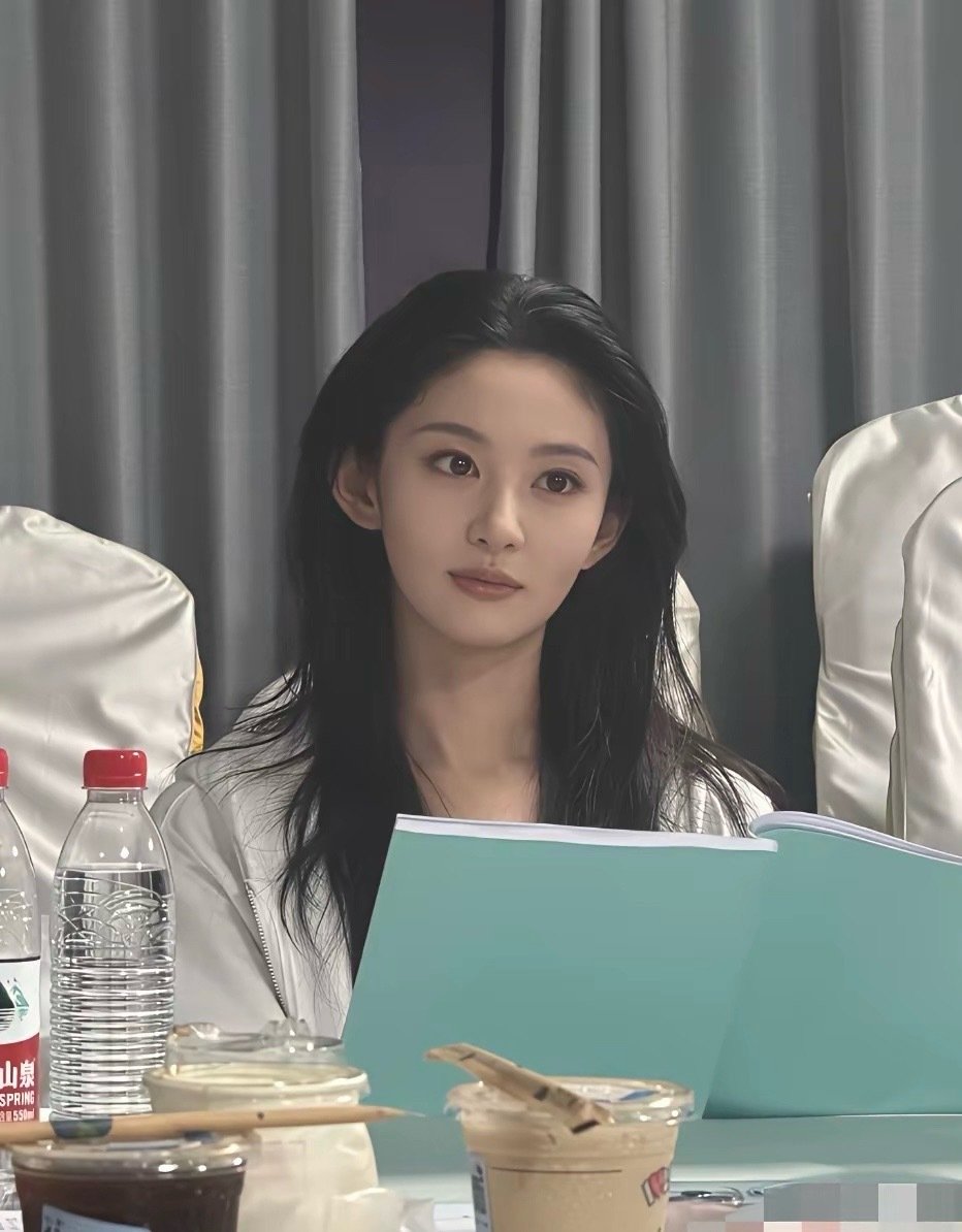 赵晴惊到我了！怎么突然这么美了​