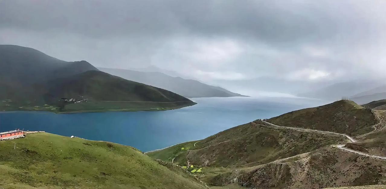 晒一晒你手机里最美的照片天上西藏，风景如画。四季风景，美不胜收。随拍遇见，与君分