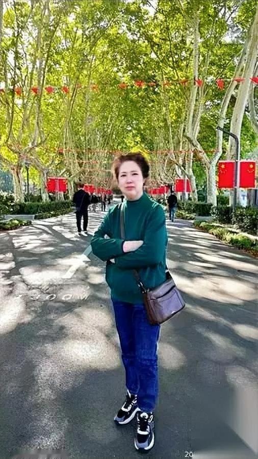 人老了，最狠的底牌是啥？不是钱，是这俩不起眼的东西早上能自己起床如厕，不