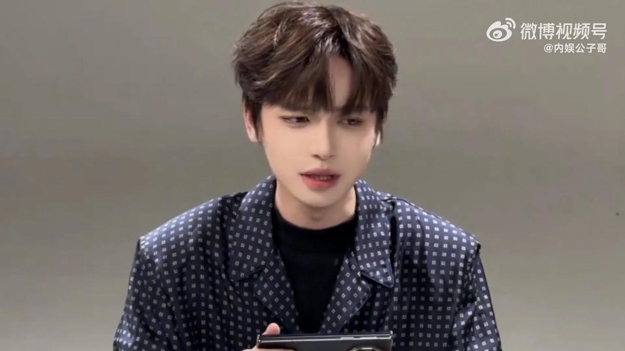 彭小苒《凤凰台上》剧宣破局：单打独斗的诚意与争议近期，彭小苒新剧《凤凰台上