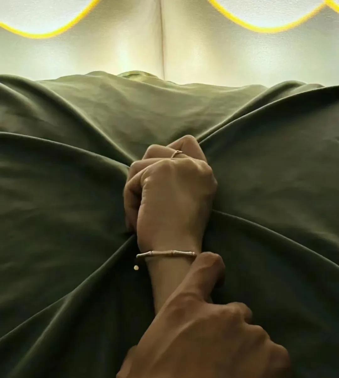 结婚10年的我们终于分房分床睡了朋友都劝我：夫妻分床，婚姻必亡现在我来跟大家
