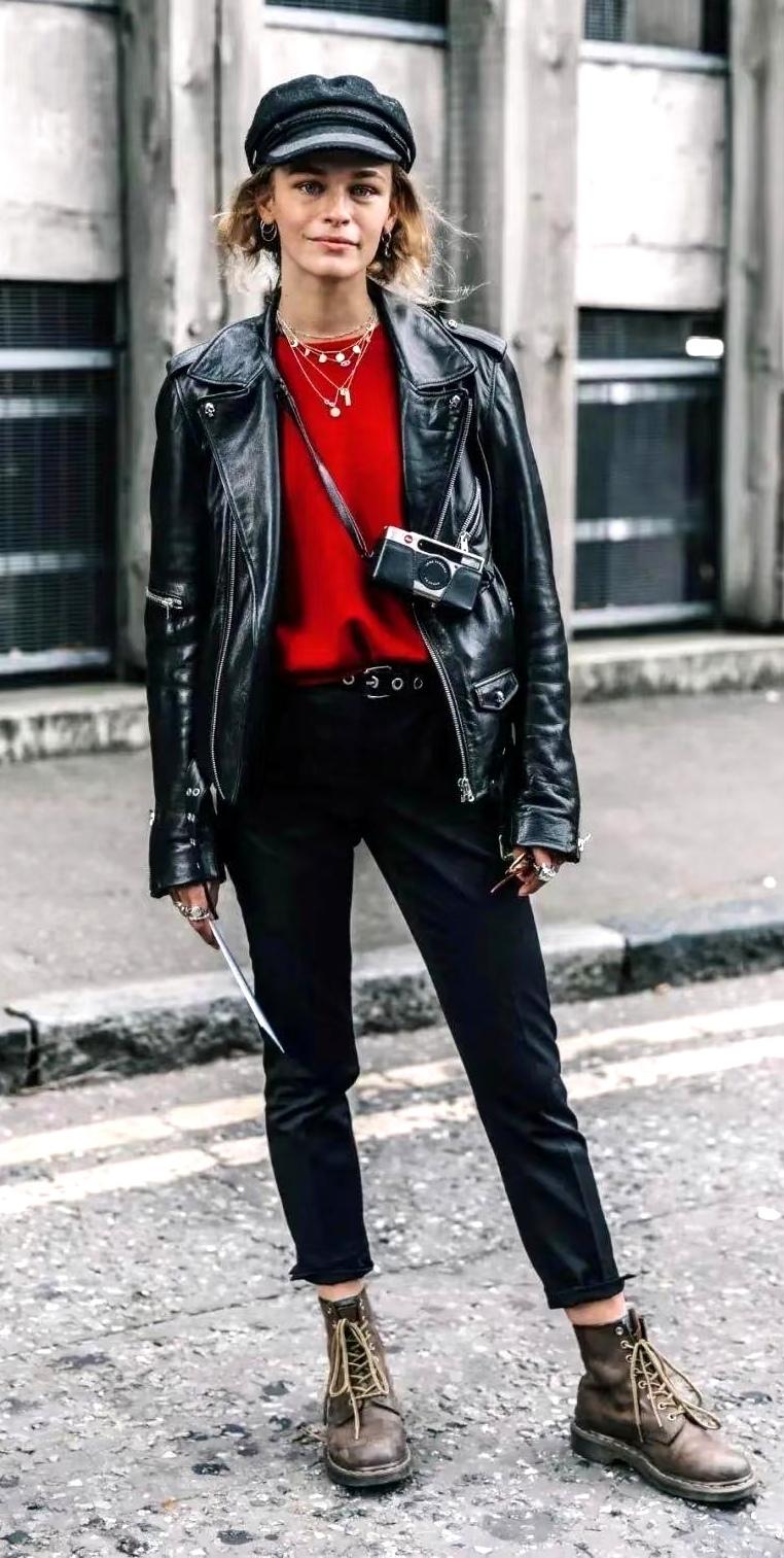 上衣选择，像休闲随性的牛仔外套，复古时尚又帅气的皮夹克等，材质硬朗、版型设计合体