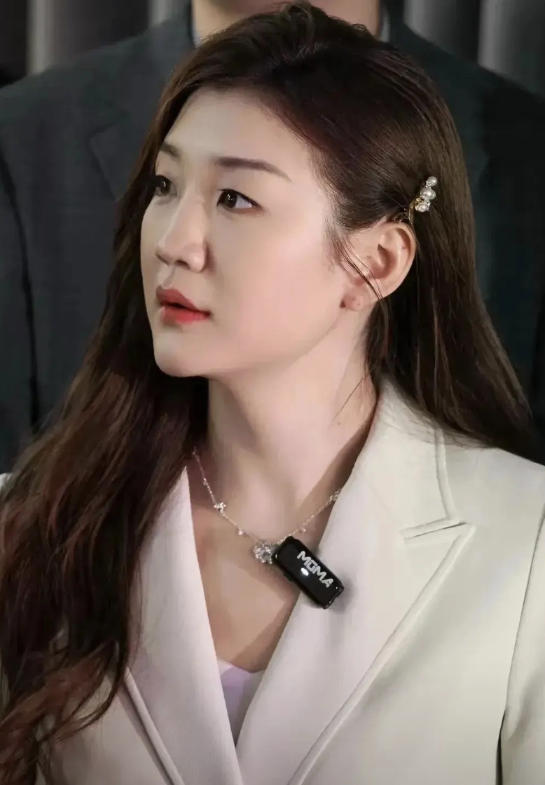 你发现没有？打乒乓球的女孩子似乎都不太容易找对象，就像刘诗雯、丁宁、陈梦，年过三