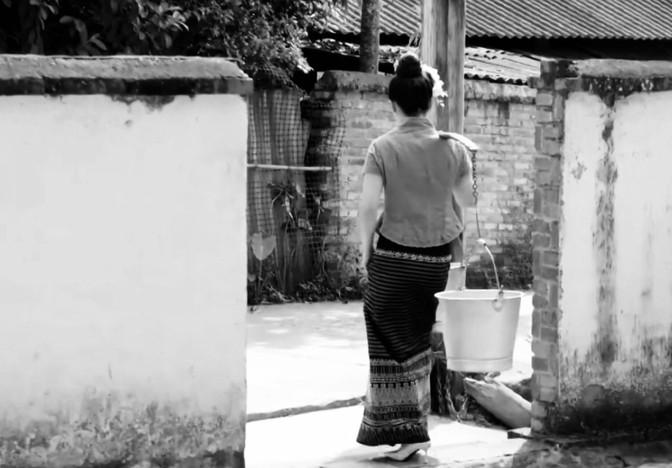 知青故事：1974年，知青李根生返城。父亲说：“我已再婚，给你20元，别再回城！