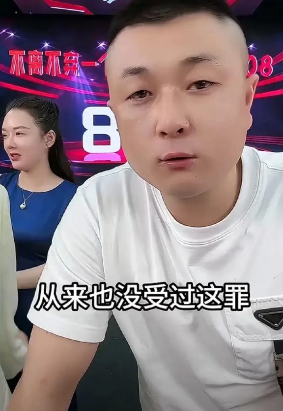 小沈龙否认是老葛的宠物，内涵辛巴为了卖推子给方丈剃头！     小沈龙表态和