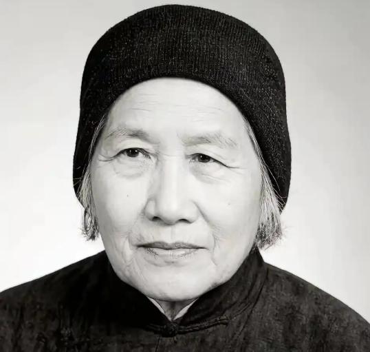 1862年，太平天国英王陈玉成英勇就义，年仅二十六岁。他十八岁的妻子深知清廷向来