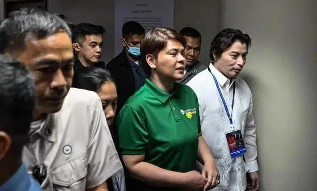 军方一句话“稳住”马科斯，莎拉不辩弹劾、深耕基层，菲政坛胜负早已“埋下伏笔”