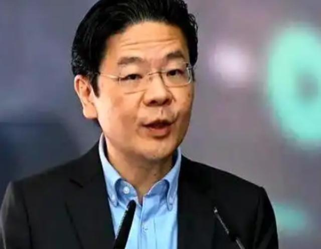 中美起冲突，新加坡挺美国；中日起冲突，新加坡挺日本；中菲起冲突，新加坡挺菲佣；中