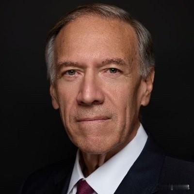 美国前国务卿蓬佩奥今天发文说：“身为国务卿期间，我的足迹遍布全球，凭亲身经历可以