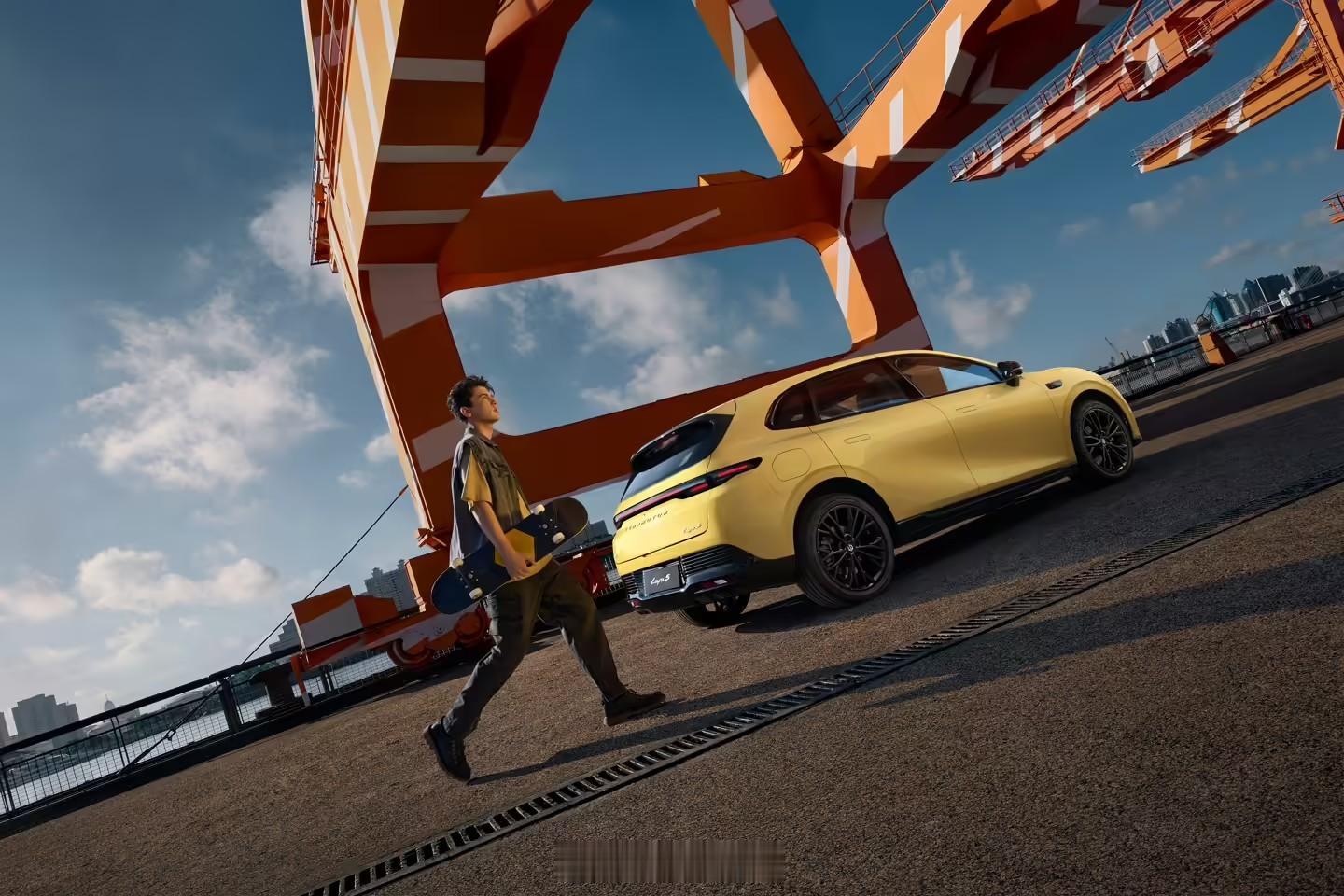 零跑Lafa5正式开启全国交付：官方指导价9.78万元起，CLTC纯