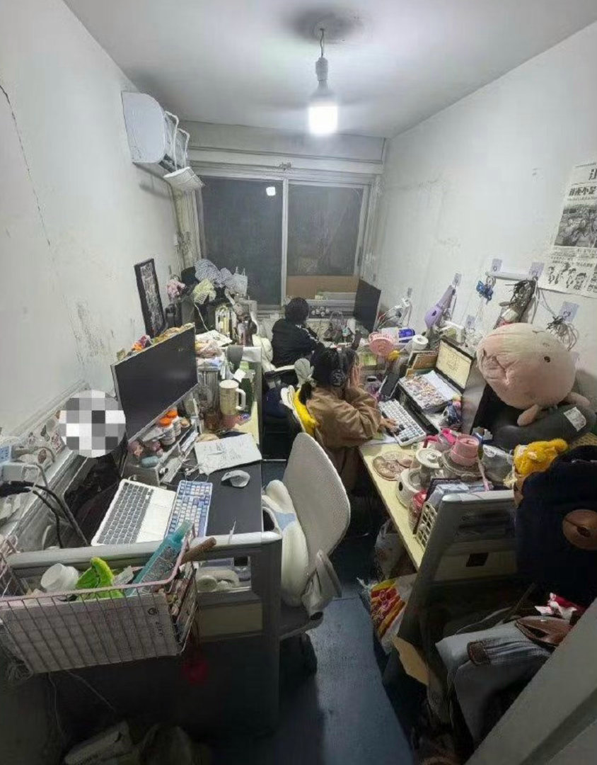 这公司招人应该卡身材吧