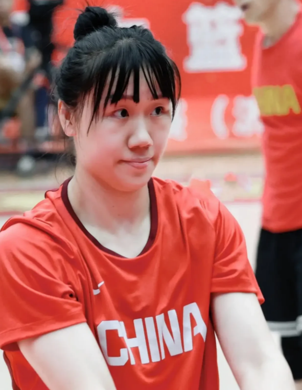 美国女篮94‑61中国女篮，一战认清差距！四名球员还未达到国家队主力水准女篮