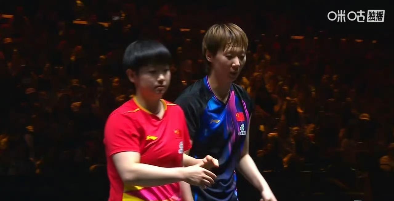王曼昱🇨🇳获得冠军[加油]！孙颖莎🇨🇳获得亚军[赞]！两个好姐妹交替