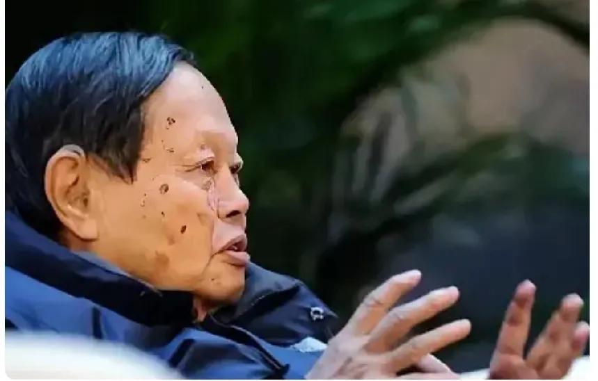 杨振汉：不借光环，以实干跟上祖国步伐身为杨振宁的弟弟，杨振汉从未借兄长光环