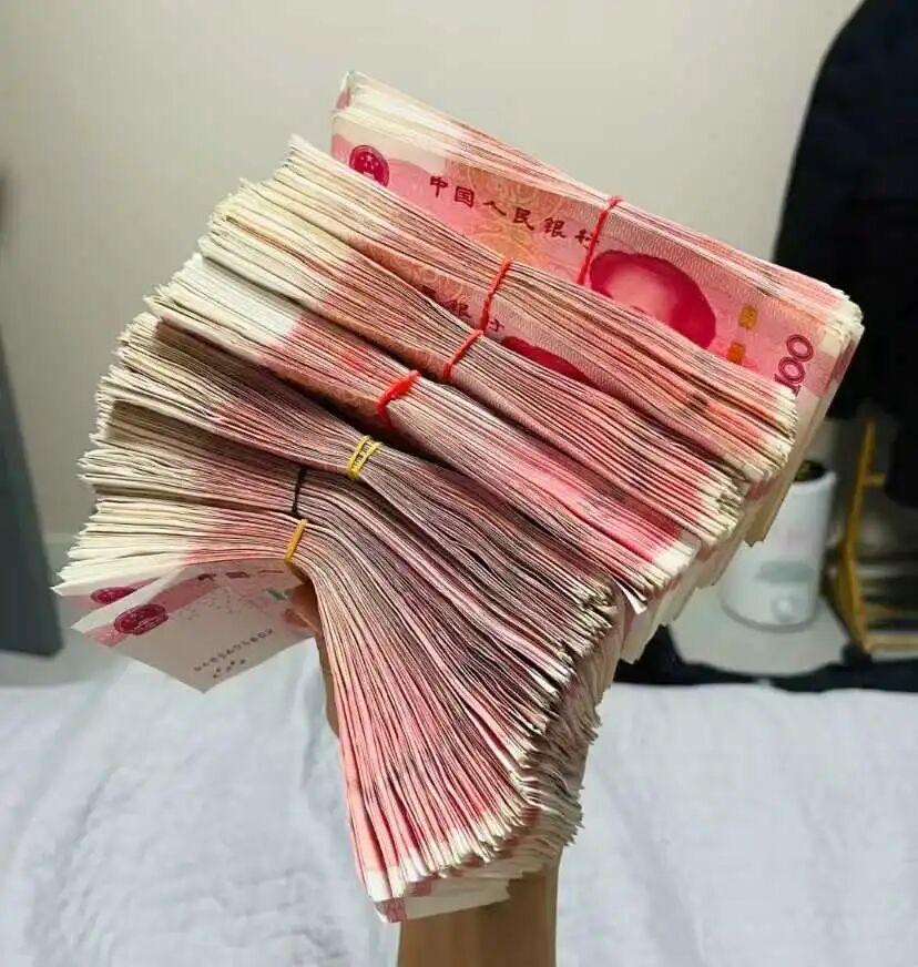 我拉紧裤腰带也要支援国防建设！听到今年国防费预算为1.9万亿元，增长7%我很激动