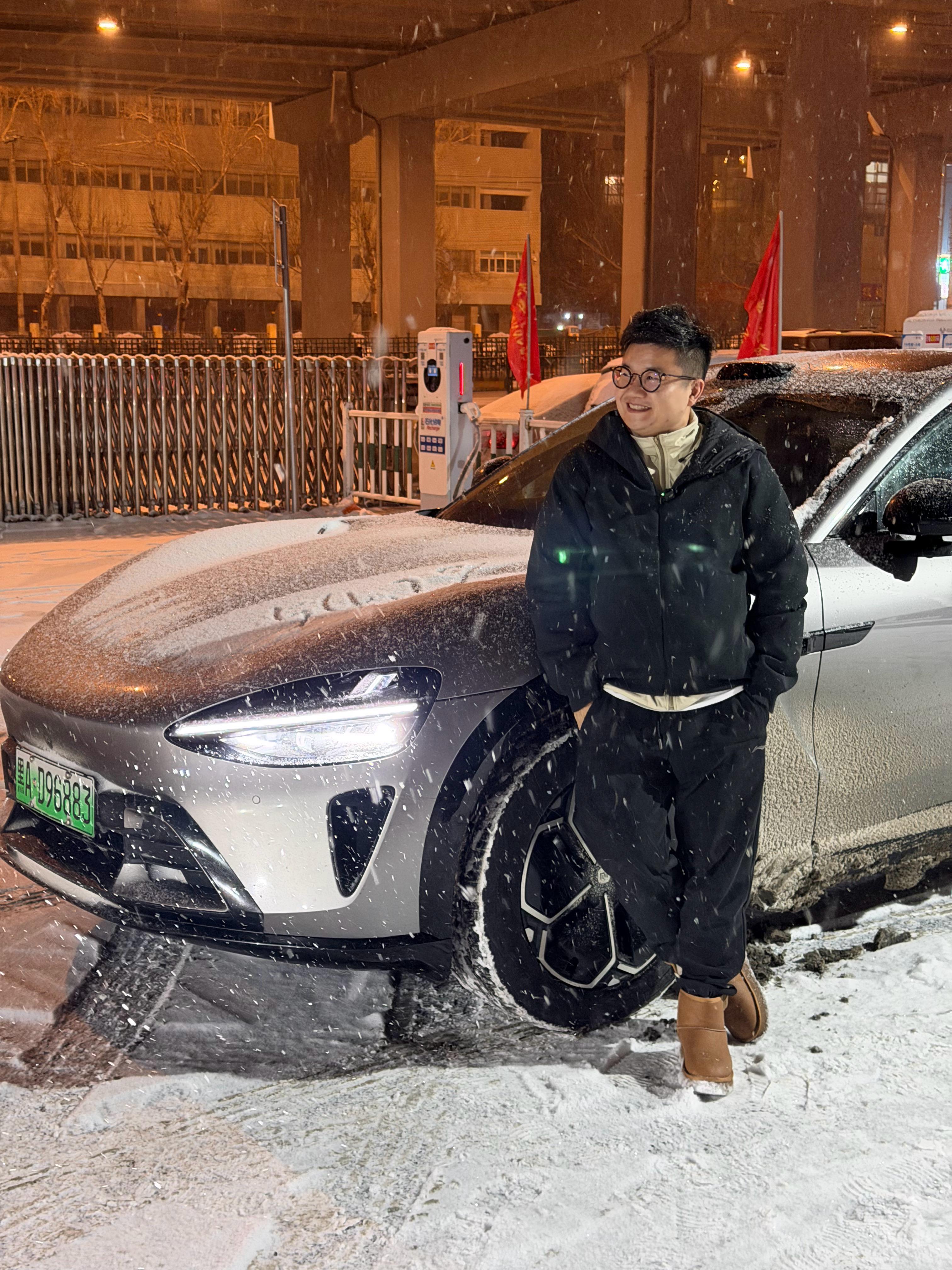 雷总说：在遇到危险的时候一脚刹死是最安全的。其实不太严谨…（这种情况只出现在赛道