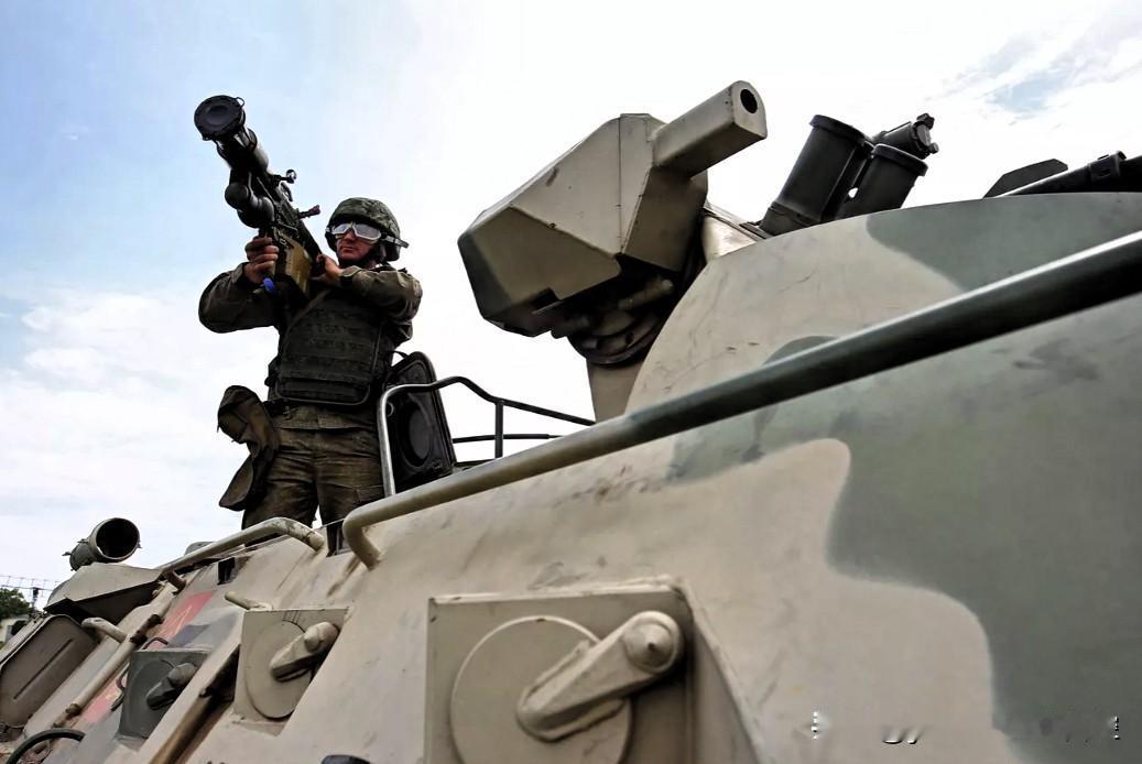 泽连斯基：正考虑从顿巴斯撤军！泽连斯基12月20日对媒体说，领土问题、