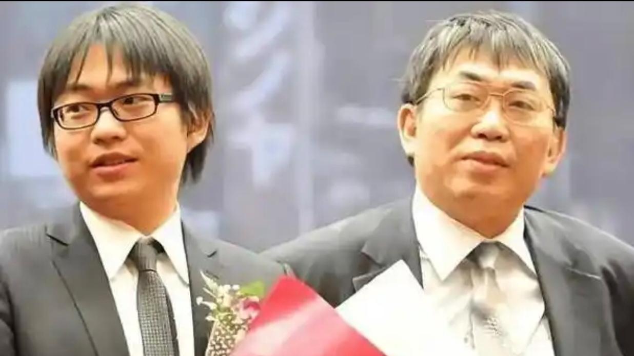 聂卫平长子孔令文原名叫聂云骢10岁那年父母离异后，孔令文跟母亲远赴东瀛（他妈妈